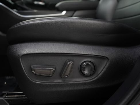 Used 2021 Toyota Highlander XLE image 26