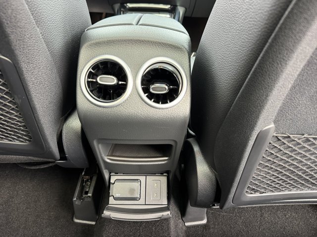 Used 2026 Mercedes-Benz GLB 250 image 9