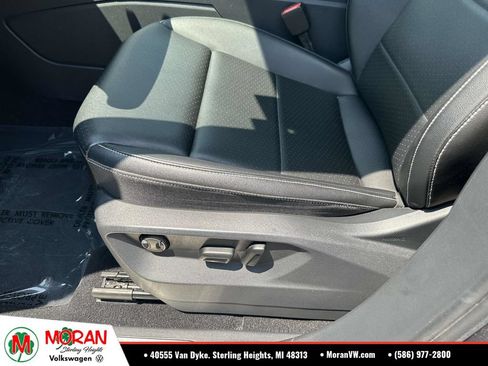 Certified 2023 Volkswagen Atlas SE w/ Panoramic Sunroof Package AWD/4WD image 21