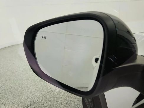 Used 2025 Chevrolet Trax ACTIV w/ Driver Confidence Package FWD image 24