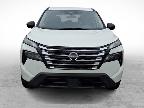 Used 2024 Nissan Rogue S image 2