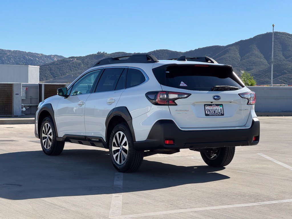 Used 2024 Subaru Outback Premium AWD/4WD image 32