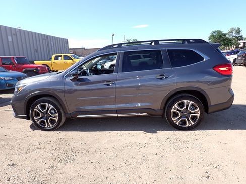 Used 2026 Subaru Ascent Limited AWD/4WD image 2