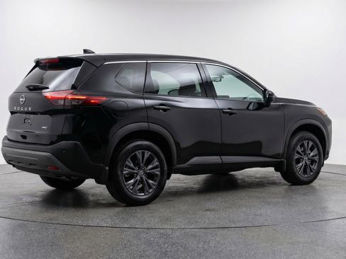 Used 2025 Nissan Rogue SV image 9