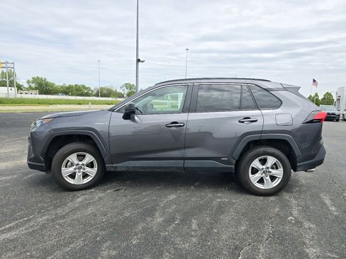 Used 2021 Toyota RAV4 LE AWD/4WD image 11