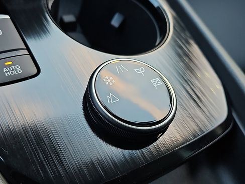 Certified 2025 Nissan Rogue SL w/ Tech Package image 26