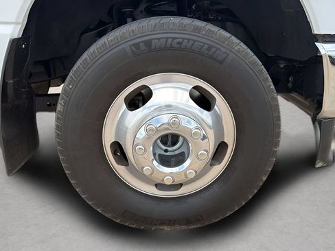 Certified 2025 Ford F350 Lariat AWD/4WD image 9