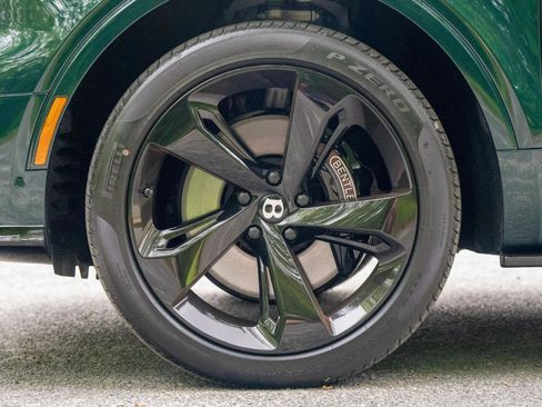 Used 2021 Bentley Bentayga AWD/4WD image 9