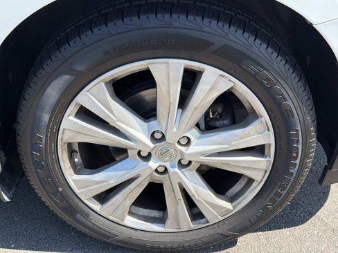 Used 2018 Nissan Pathfinder SL w/ SL Premium Package AWD/4WD image 9
