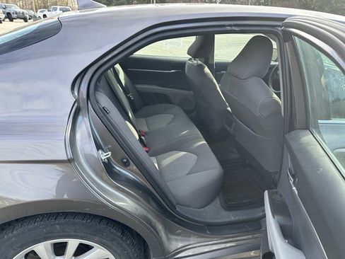 Used 2022 Toyota Camry LE image 9