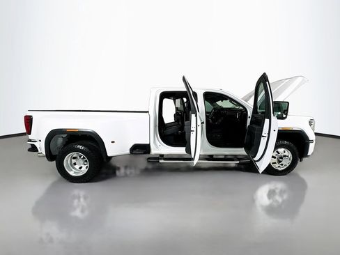 Used 2025 GMC Sierra 3500 Denali w/ Technology Package AWD/4WD image 29