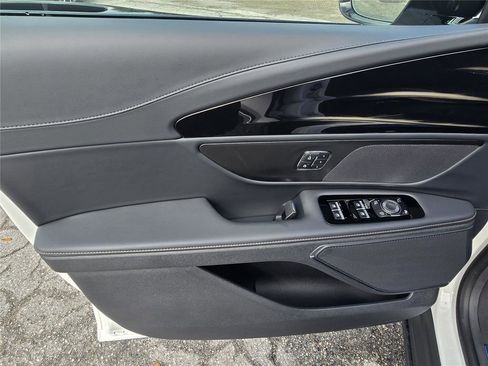 New 2026 Lincoln Nautilus Premier image 13