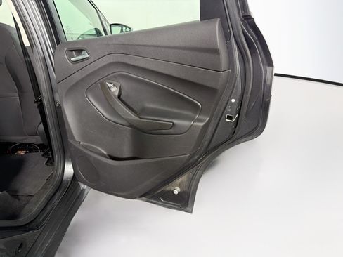 Used 2017 Ford C-MAX Energi SE w/ Cold Weather Package FWD image 29