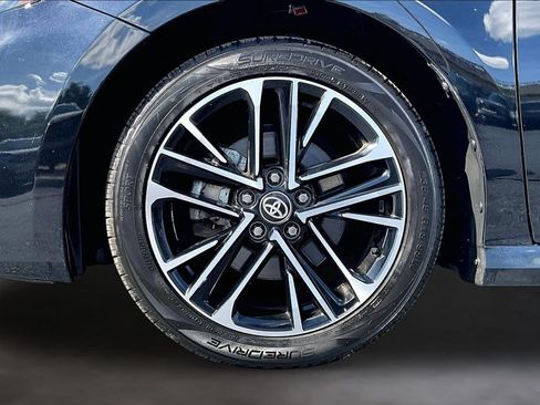 Used 2025 Toyota Camry XLE FWD image 9