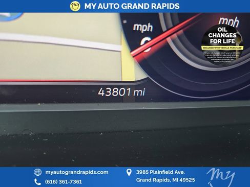 Used 2022 Volkswagen Tiguan SEL R-Line image 18