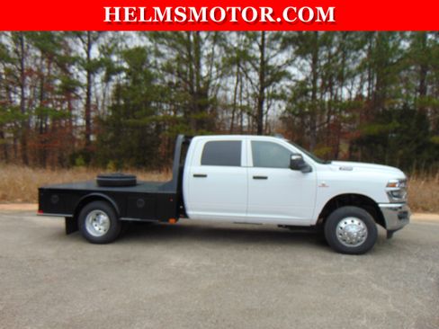 Used 2025 RAM 3500 Tradesman w/ Chrome Appearance Group image 14