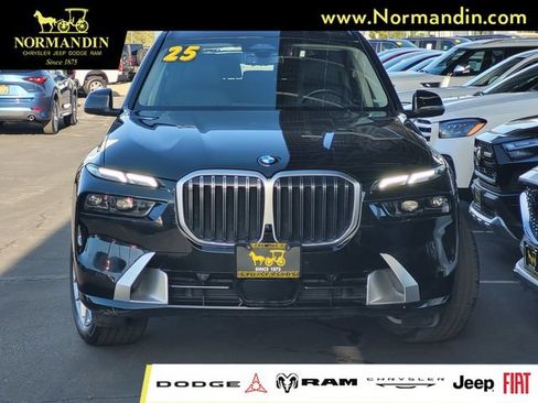 Used 2025 BMW X7 xDrive40i AWD/4WD image 2