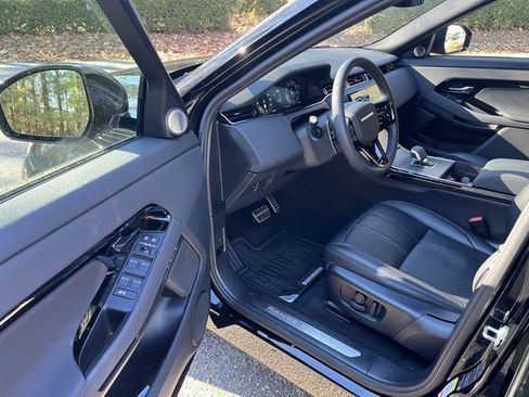 Used 2024 Land Rover Range Rover Evoque Dynamic SE image 4