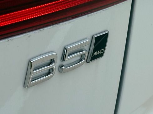 New 2026 Volvo XC60 B5 Ultra w/ Protection Package Premier AWD/4WD image 8