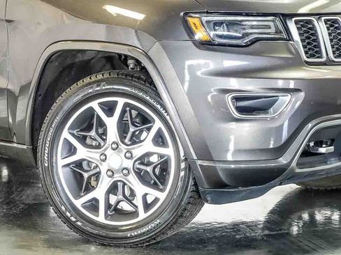 Used 2018 Jeep Grand Cherokee Limited AWD/4WD image 4
