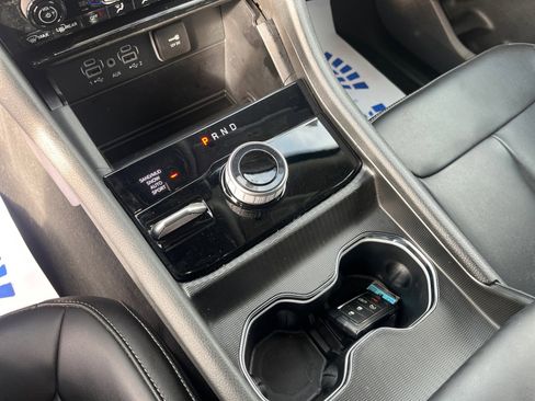 Certified 2024 Jeep Grand Cherokee Limited image 31