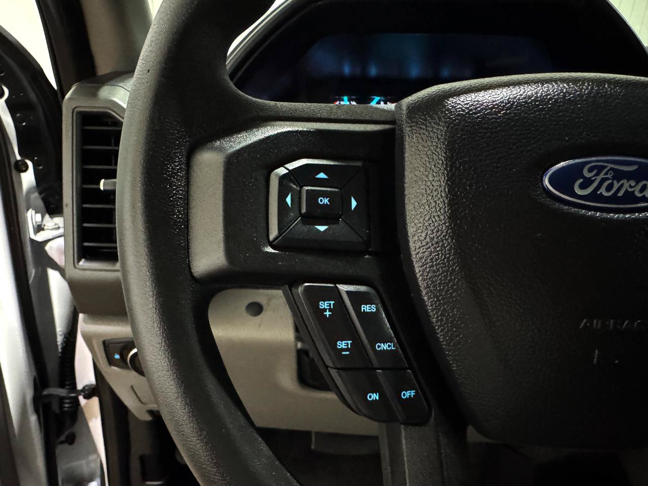 Used 2019 Ford F550 4x4 Regular Cab Super Duty image 16