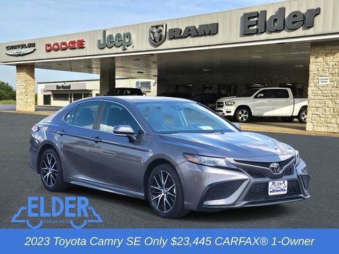 Used 2023 Toyota Camry SE image 1