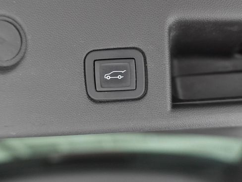Used 2024 Chevrolet Equinox LT FWD image 7