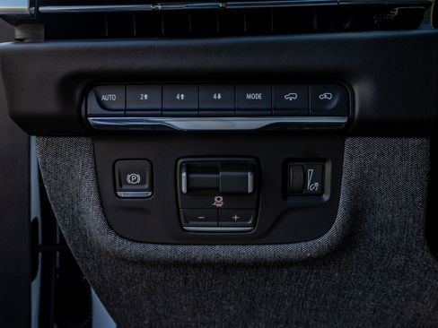 Used 2026 Cadillac Escalade Platinum Sport w/ LPO, ONYX Package image 22