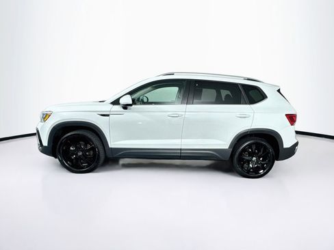 Used 2024 Volkswagen Taos SE FWD image 6