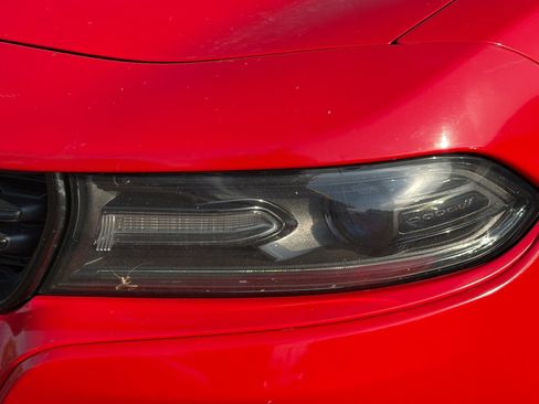 Used 2017 Dodge Charger SXT RWD image 11