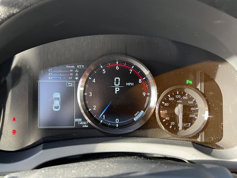 Used 2015 Lexus RC F w/ Premium Package image 22