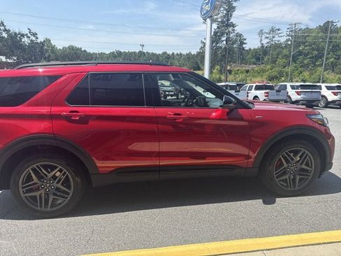 Certified 2025 Ford Explorer ST-Line w/ Premium Package RWD image 5