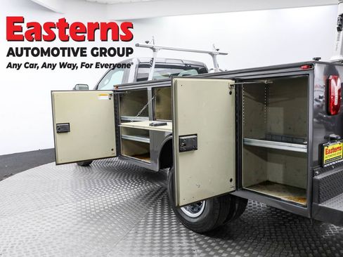 Used 2018 RAM 3500 Tradesman w/ Chrome Appearance Group image 21