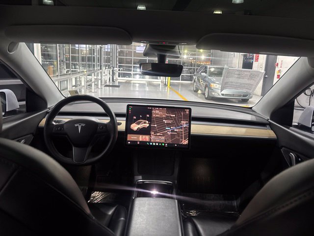 Used 2022 Tesla Model Y Long Range AWD/4WD image 36