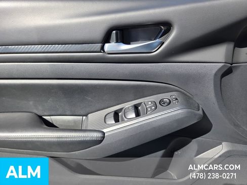 Used 2025 Nissan Altima 2.5 SV image 25