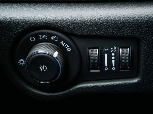 New 2026 Chrysler Pacifica Select w/ S Appearance Package AWD/4WD image 15