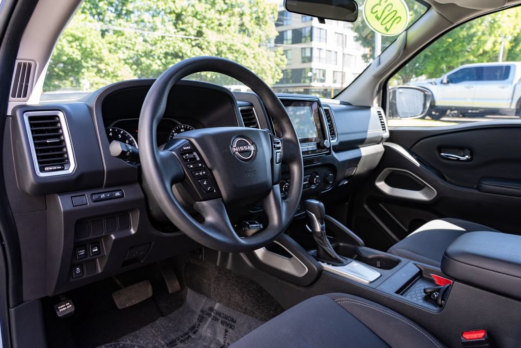 Used 2023 Nissan Frontier SV AWD/4WD image 24