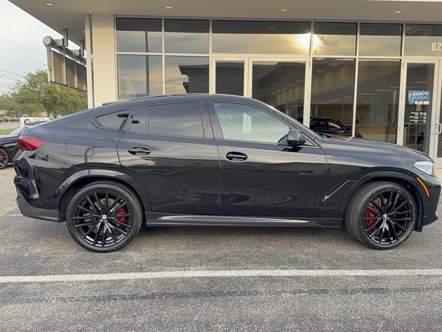Used 2022 BMW X6 xDrive40i w/ M Sport Package AWD/4WD image 2