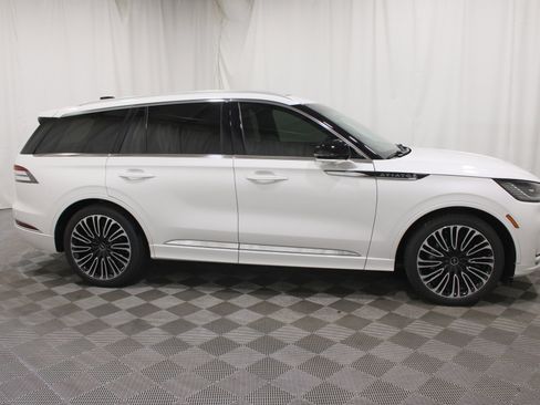 Used 2025 Lincoln Aviator Black Label AWD/4WD image 35
