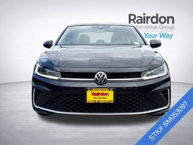 Used 2025 Volkswagen Jetta SE FWD image 2