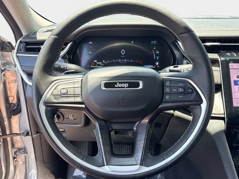 Used 2023 Jeep Grand Cherokee 4WD 4xe image 28