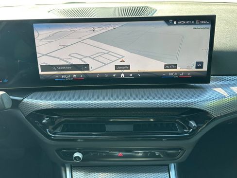 Used 2025 BMW 330i xDrive Sedan AWD/4WD image 22