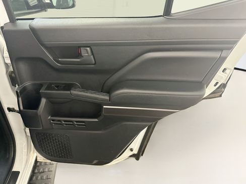 Used 2025 Toyota 4Runner SR5 AWD/4WD image 31