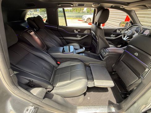 Used 2023 Mercedes-Benz Maybach GLS 600 4MATIC image 35