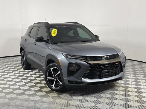 Used 2021 Chevrolet TrailBlazer RS w/ Convenience Package FWD image 2