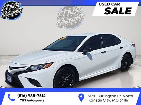 Used 2020 Toyota Camry SE FWD image 1