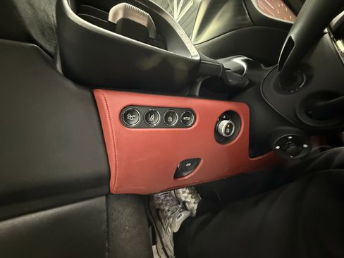 Used 2023 McLaren Artura RWD image 27