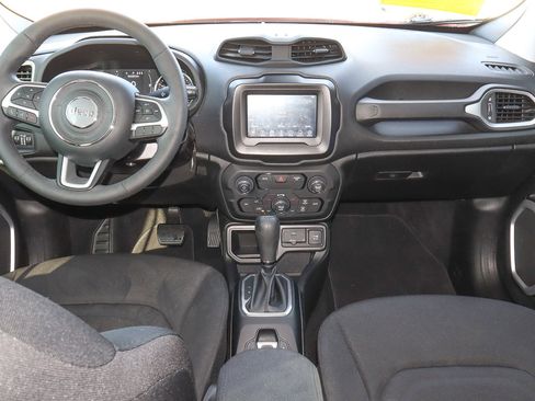Used 2019 Jeep Renegade Latitude image 10