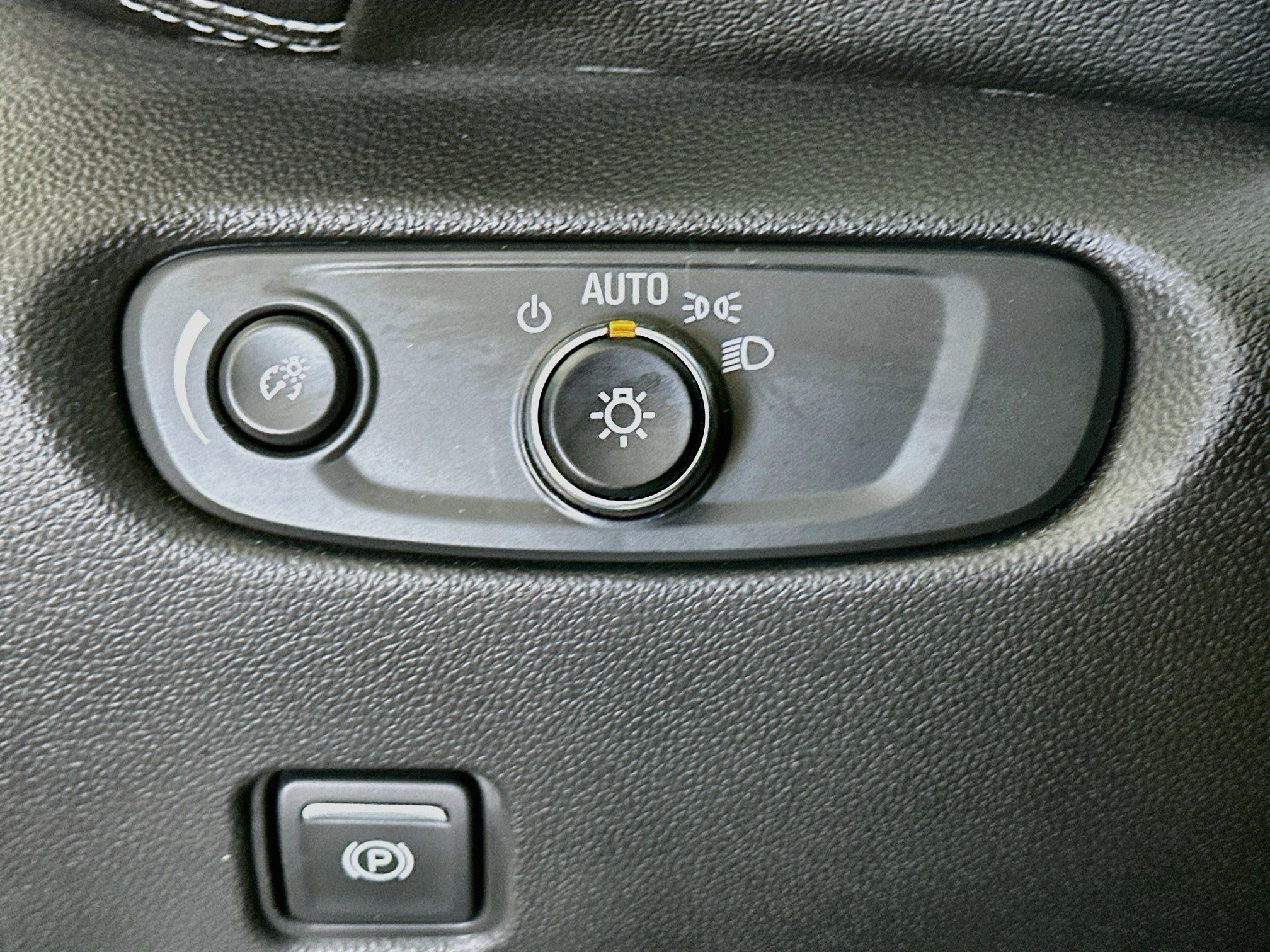 Used 2026 Chevrolet Blazer LT FWD image 17